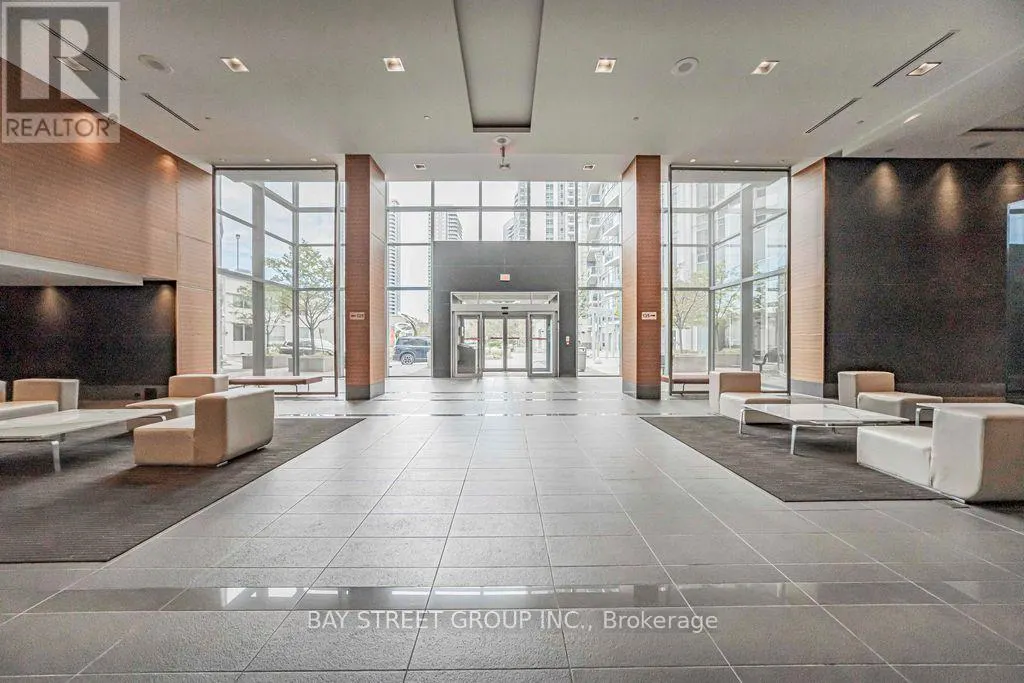 3418 - 135 VILLAGE GREEN SQUARE
