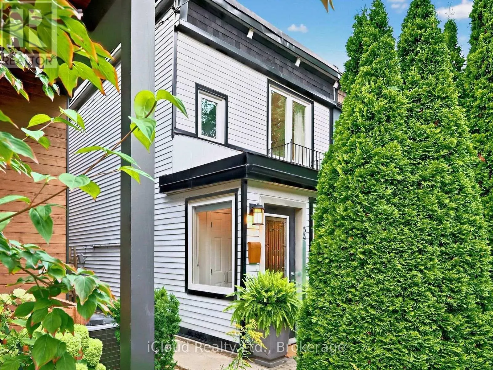 54 ARUNDEL AVENUE