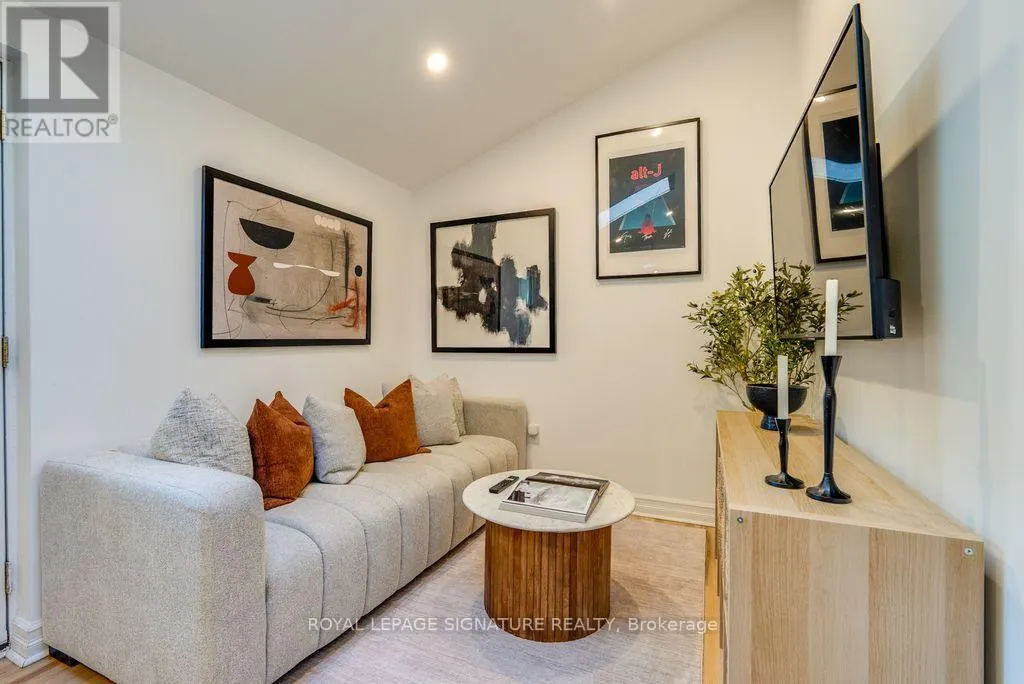 31 DAVIES CRESCENT