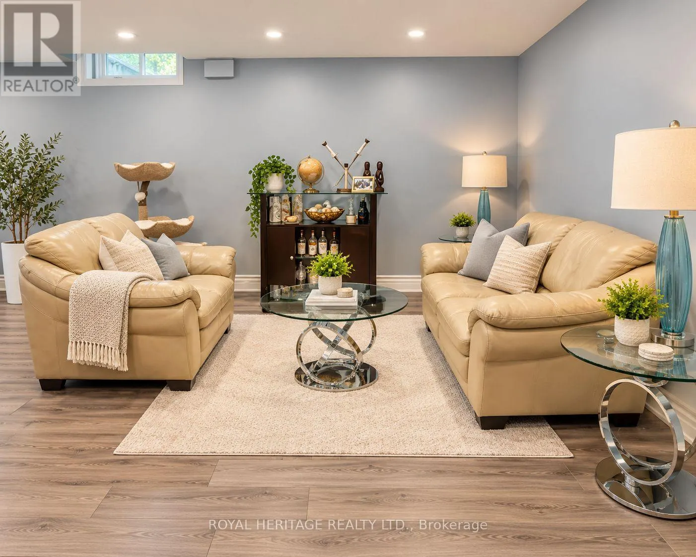1221 FIELDSTONE CIRCLE
