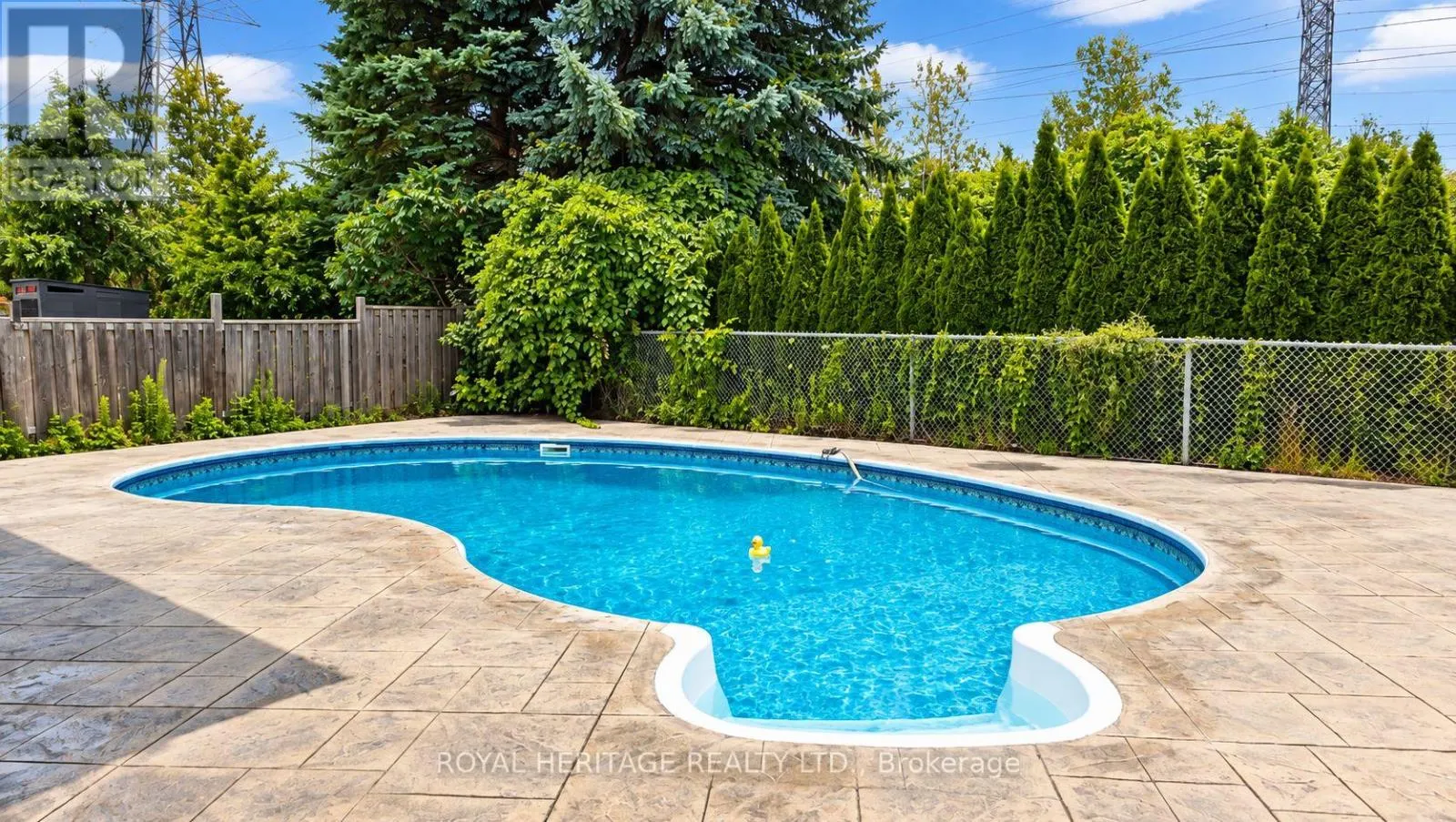 1221 FIELDSTONE CIRCLE