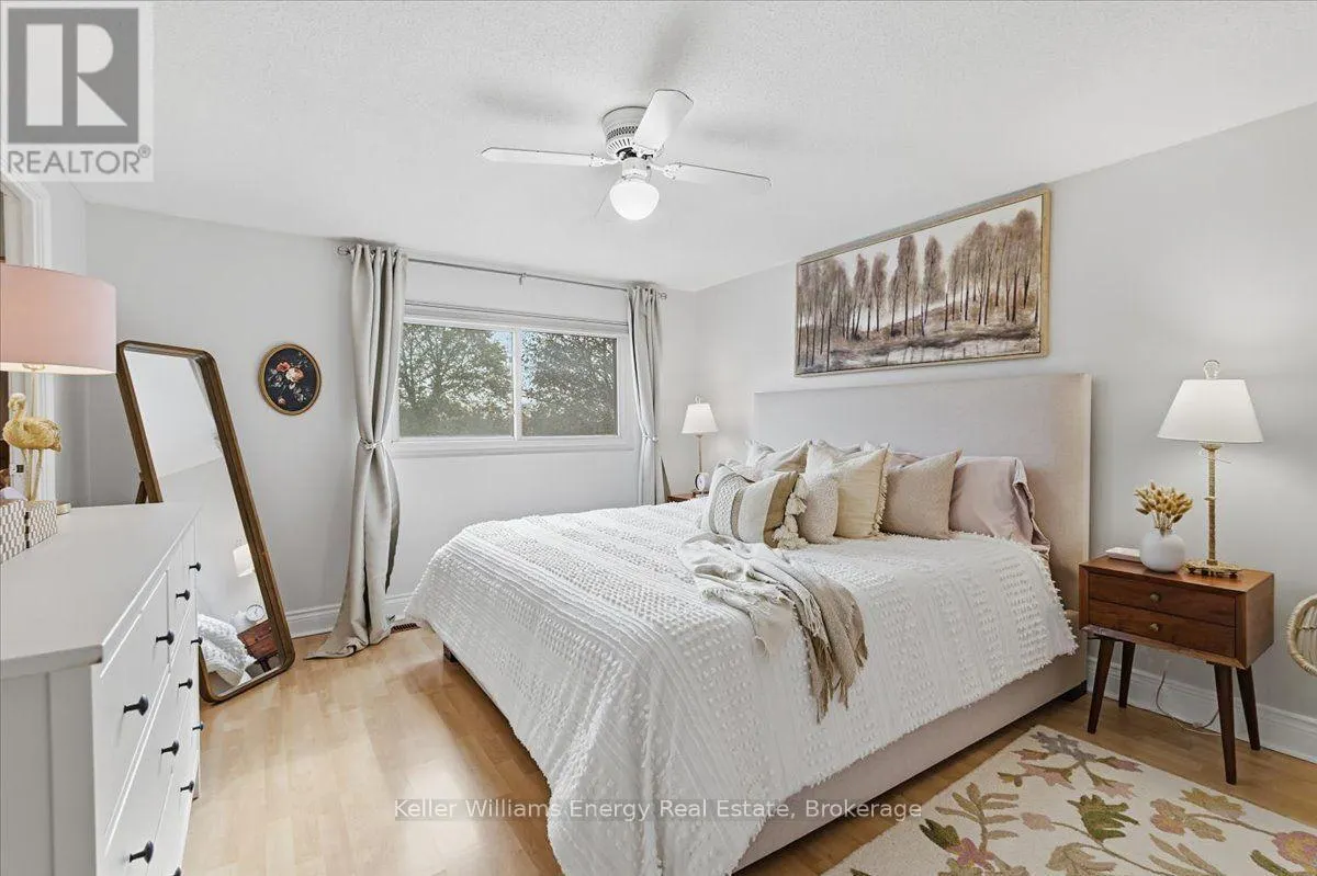 10 - 945 BURNS STREET W #10