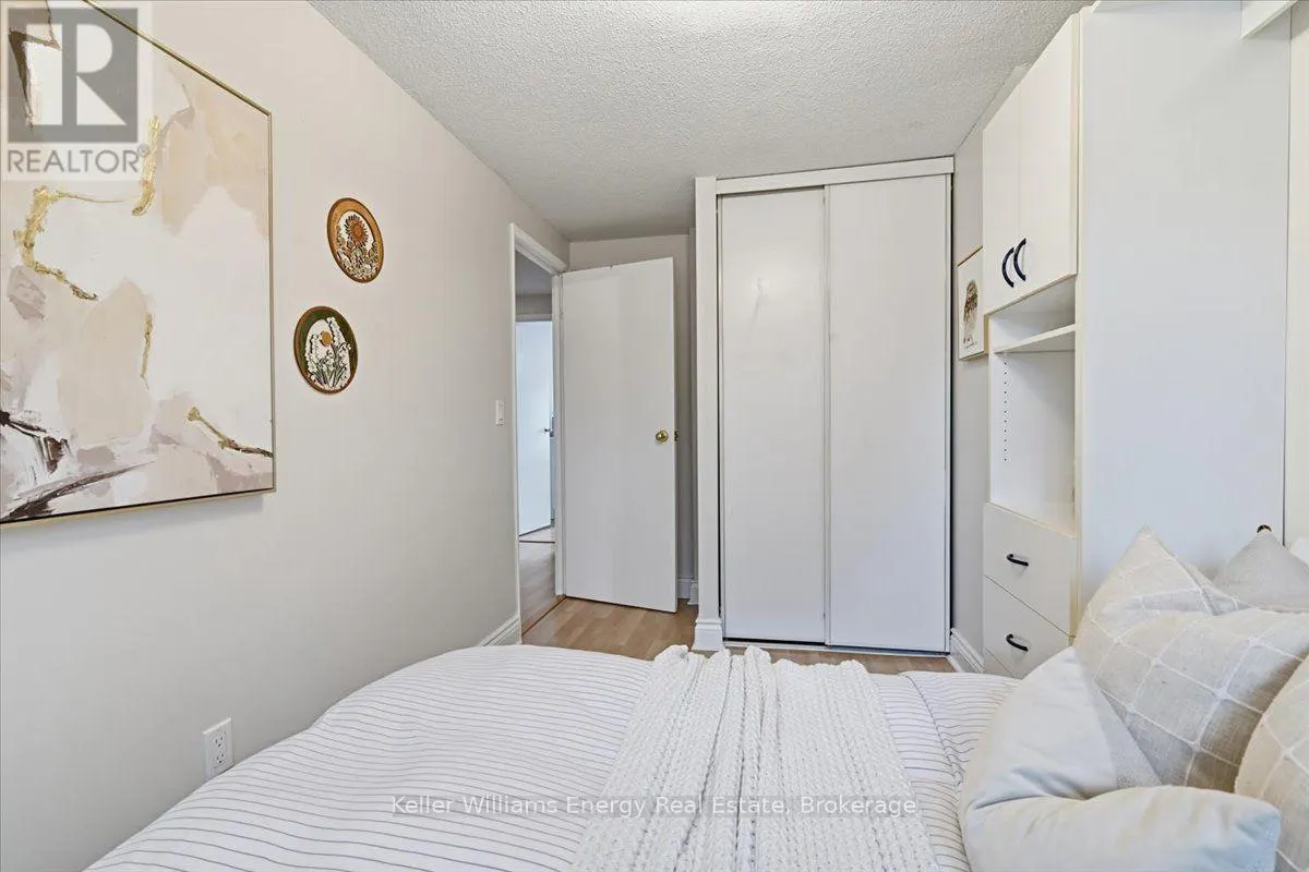10 - 945 BURNS STREET W #10