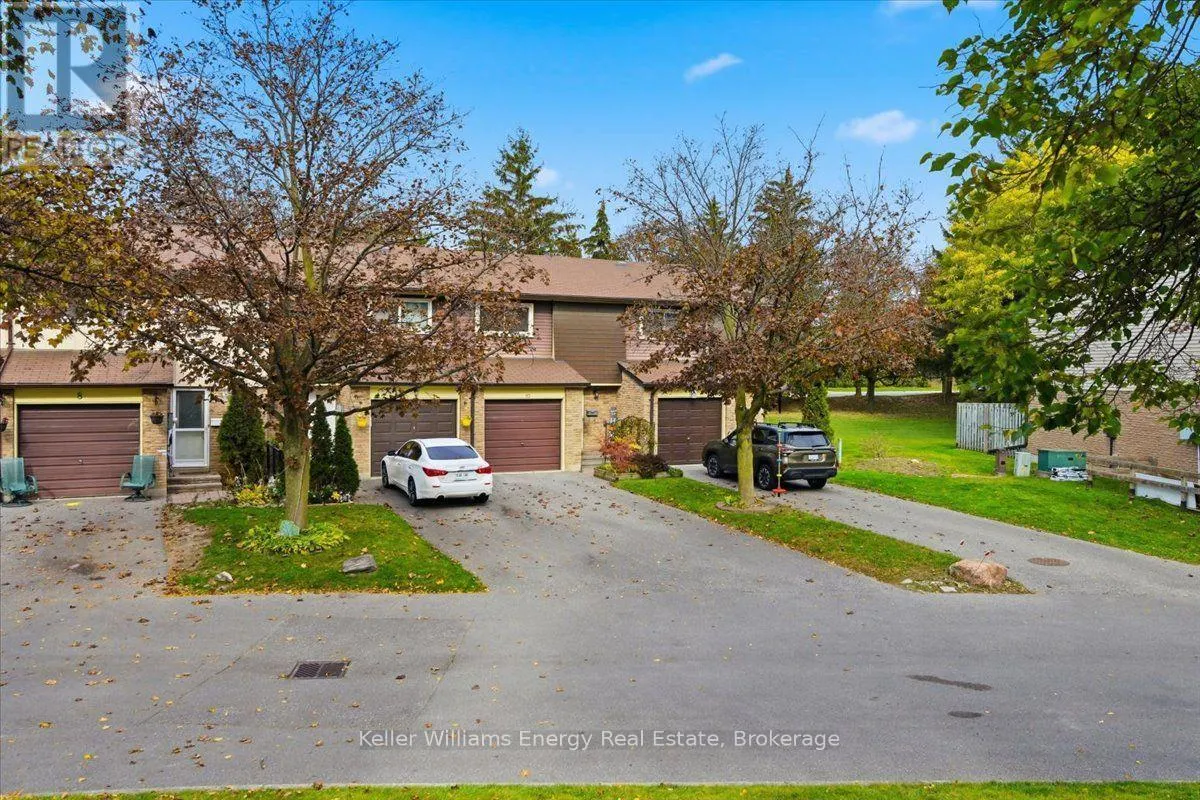 10 - 945 BURNS STREET W #10