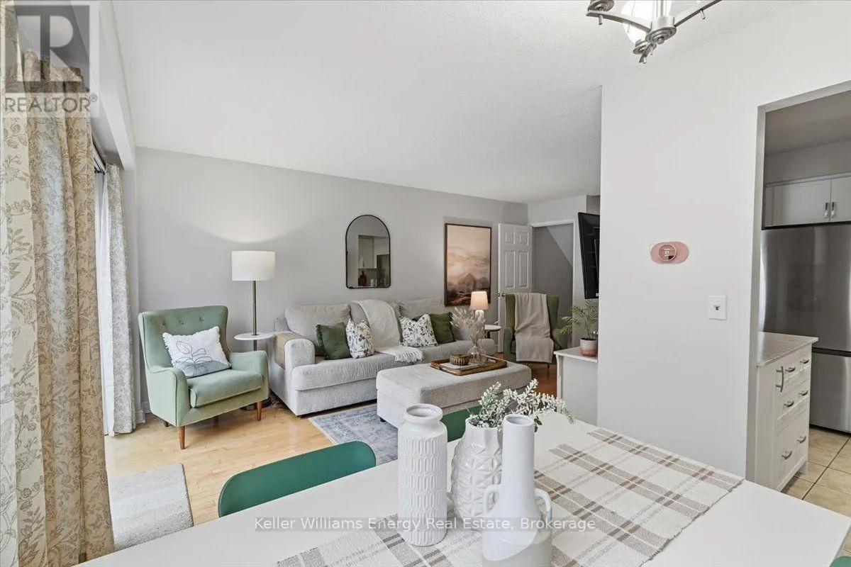 10 - 945 BURNS STREET W #10