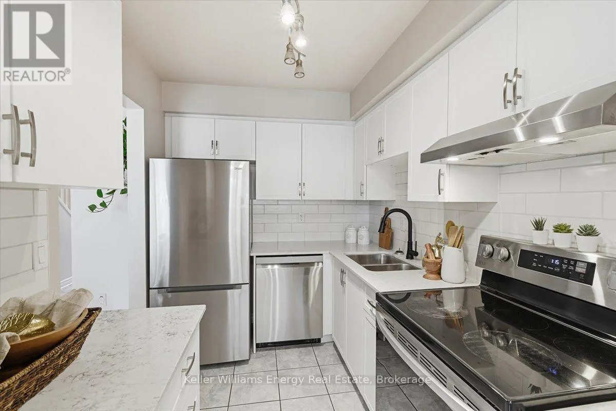 10 - 945 BURNS STREET W #10