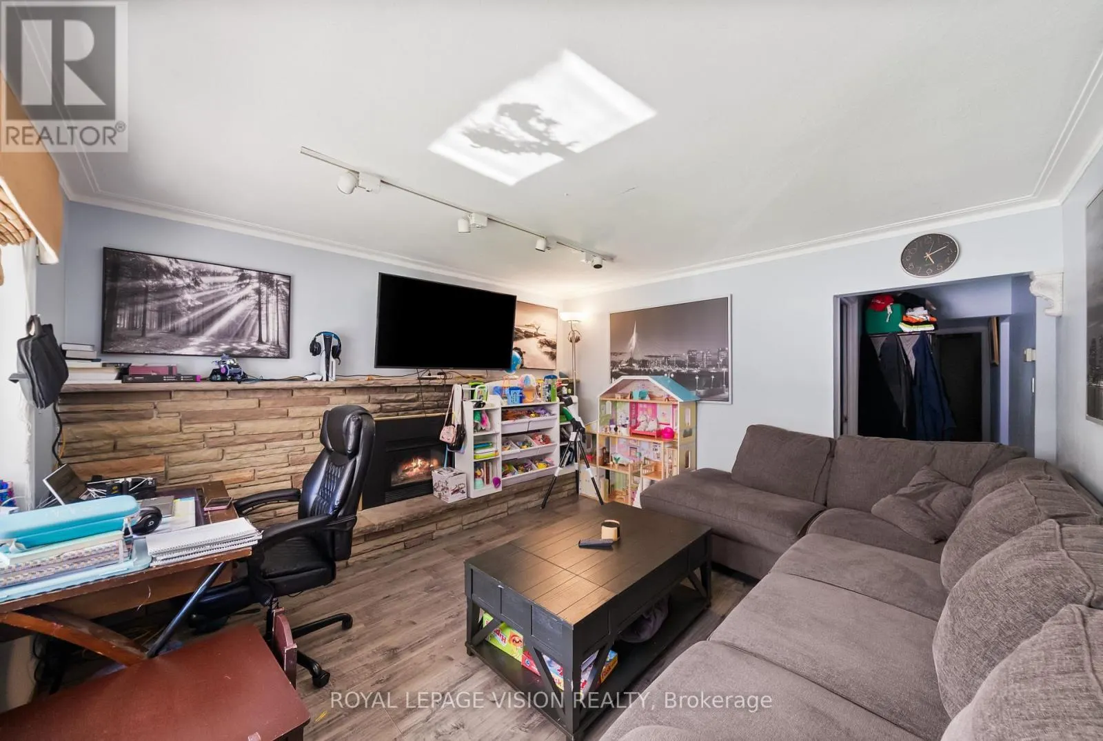 73 MCCOWAN ROAD