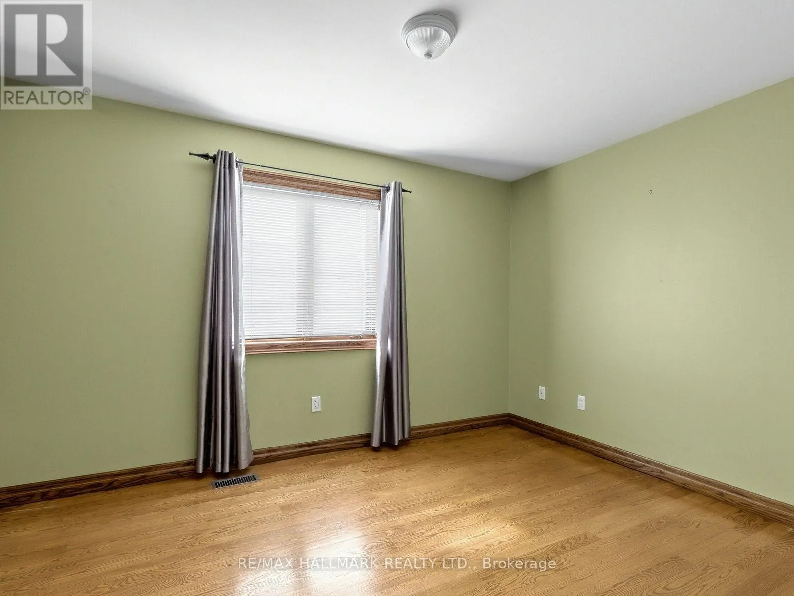 21 DONMORE AVENUE