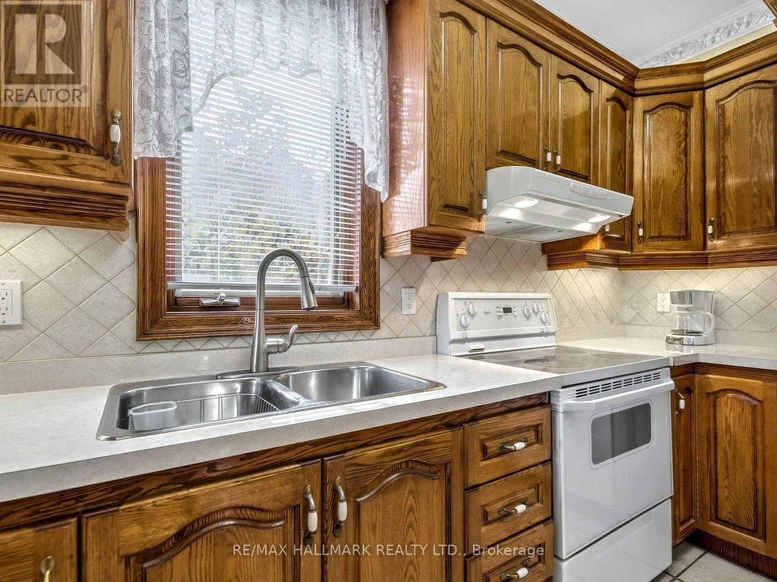 21 DONMORE AVENUE