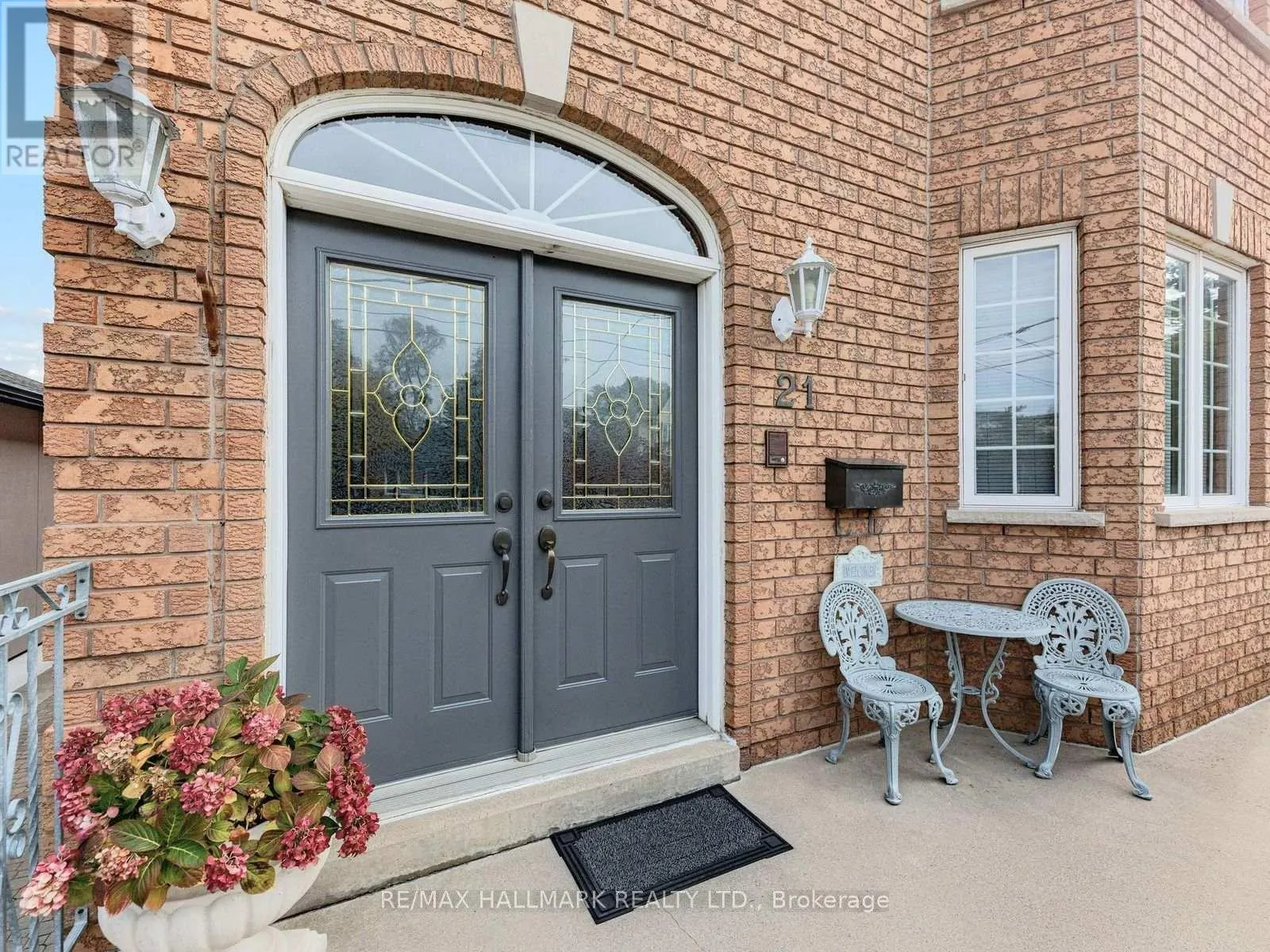 21 DONMORE AVENUE