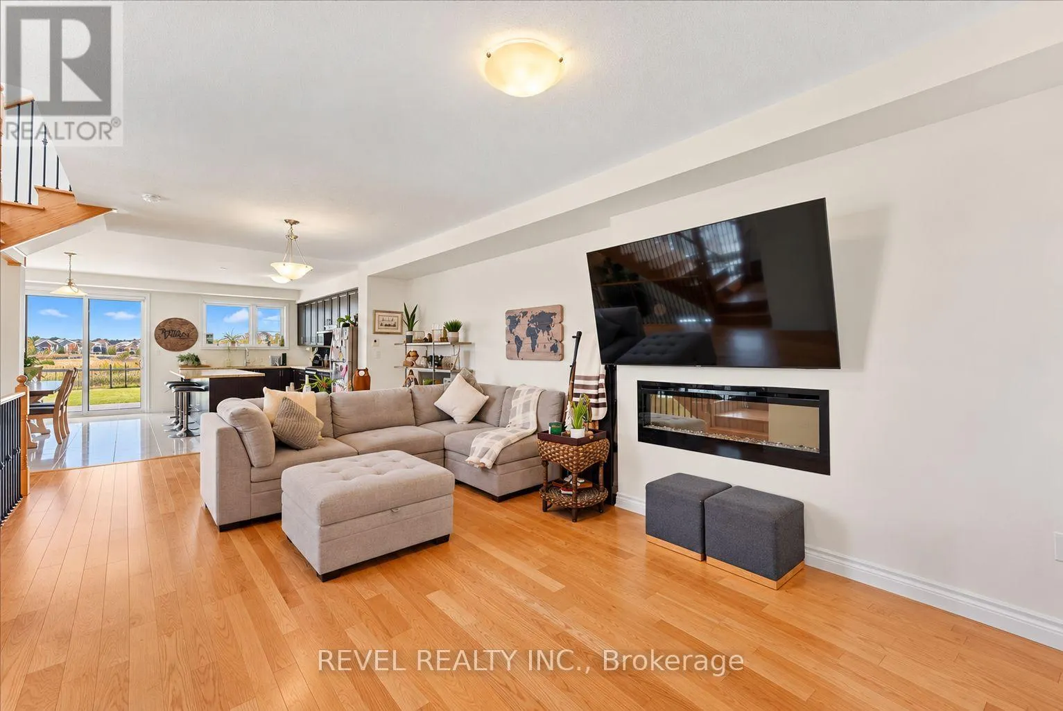 25 LAKE TRAIL WAY