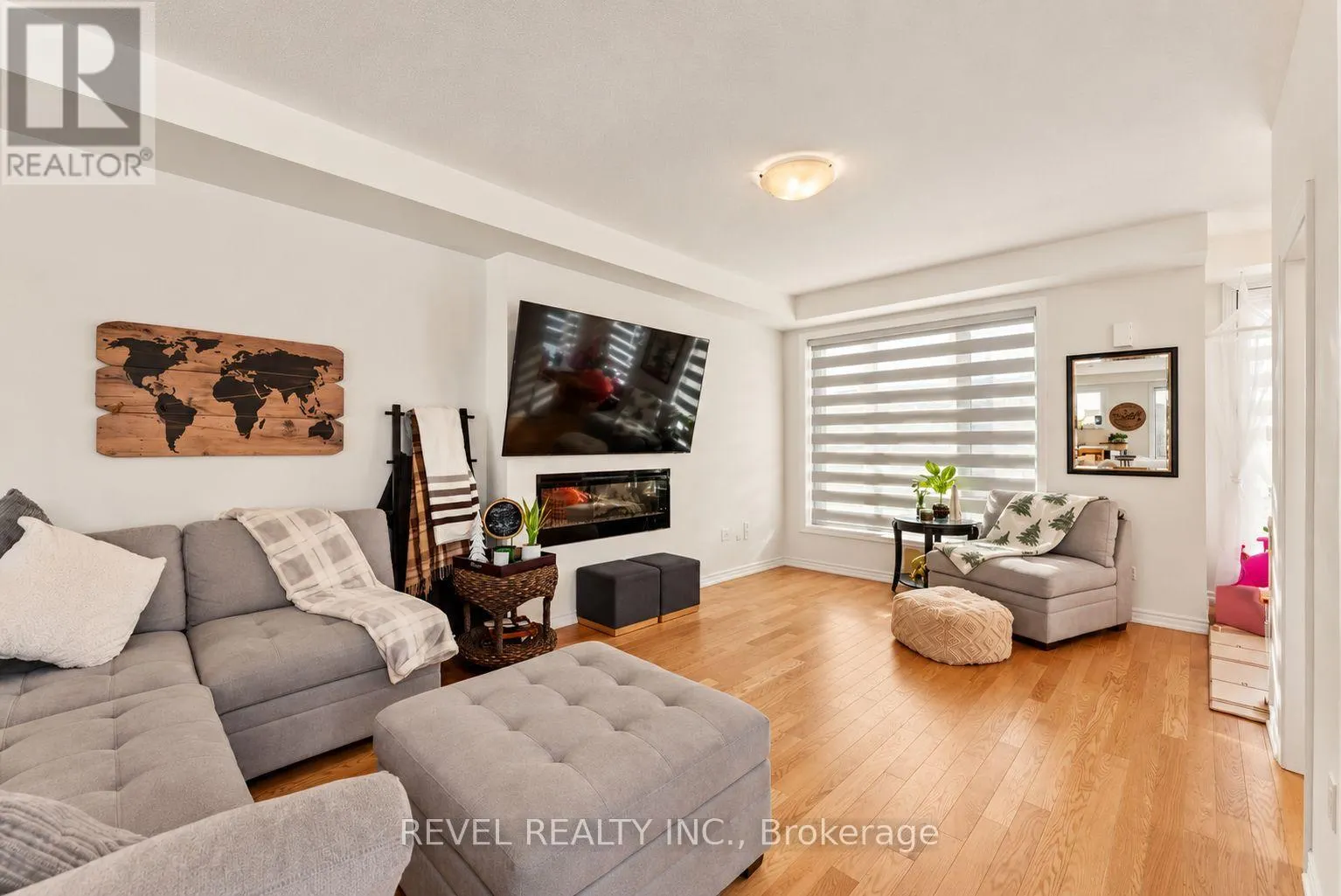25 LAKE TRAIL WAY