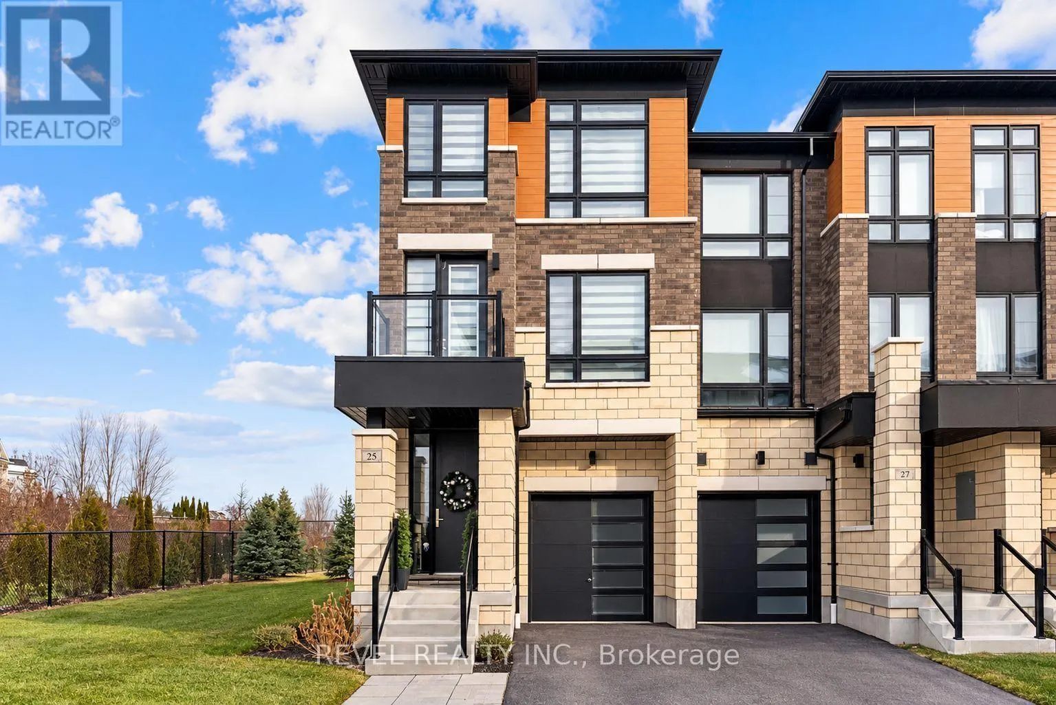 25 LAKE TRAIL WAY