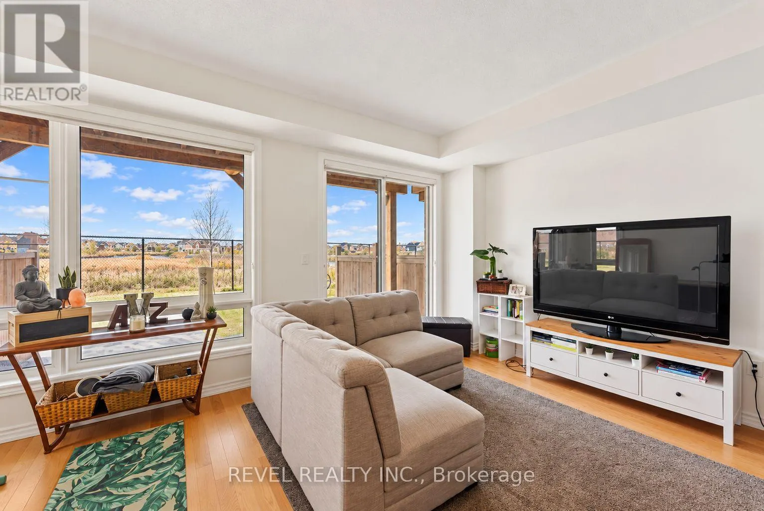 25 LAKE TRAIL WAY