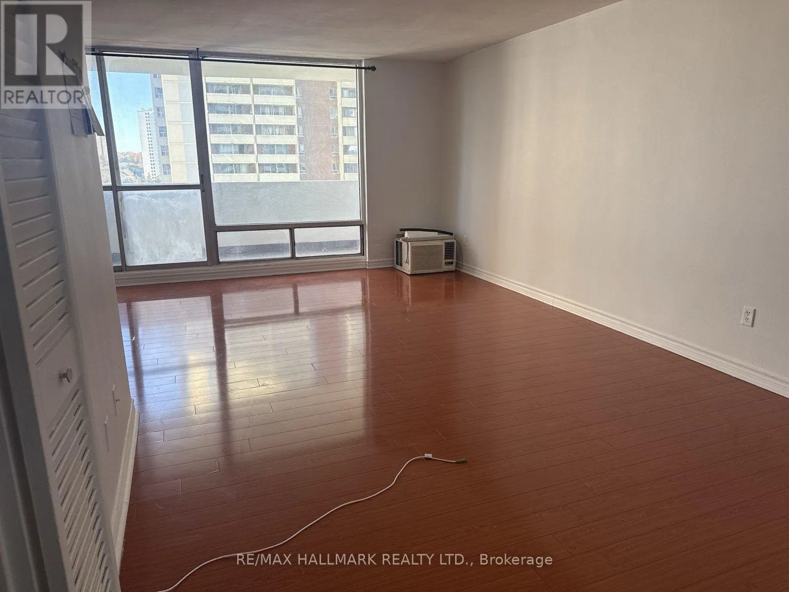 1202 - 1 MASSEY SQUARE