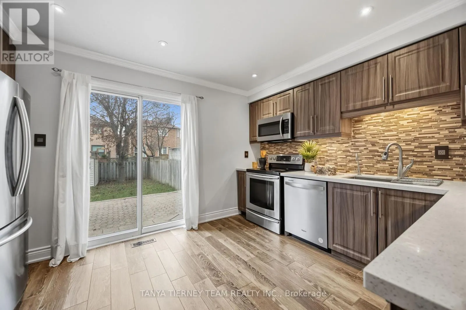 42 OLD COLONY DRIVE