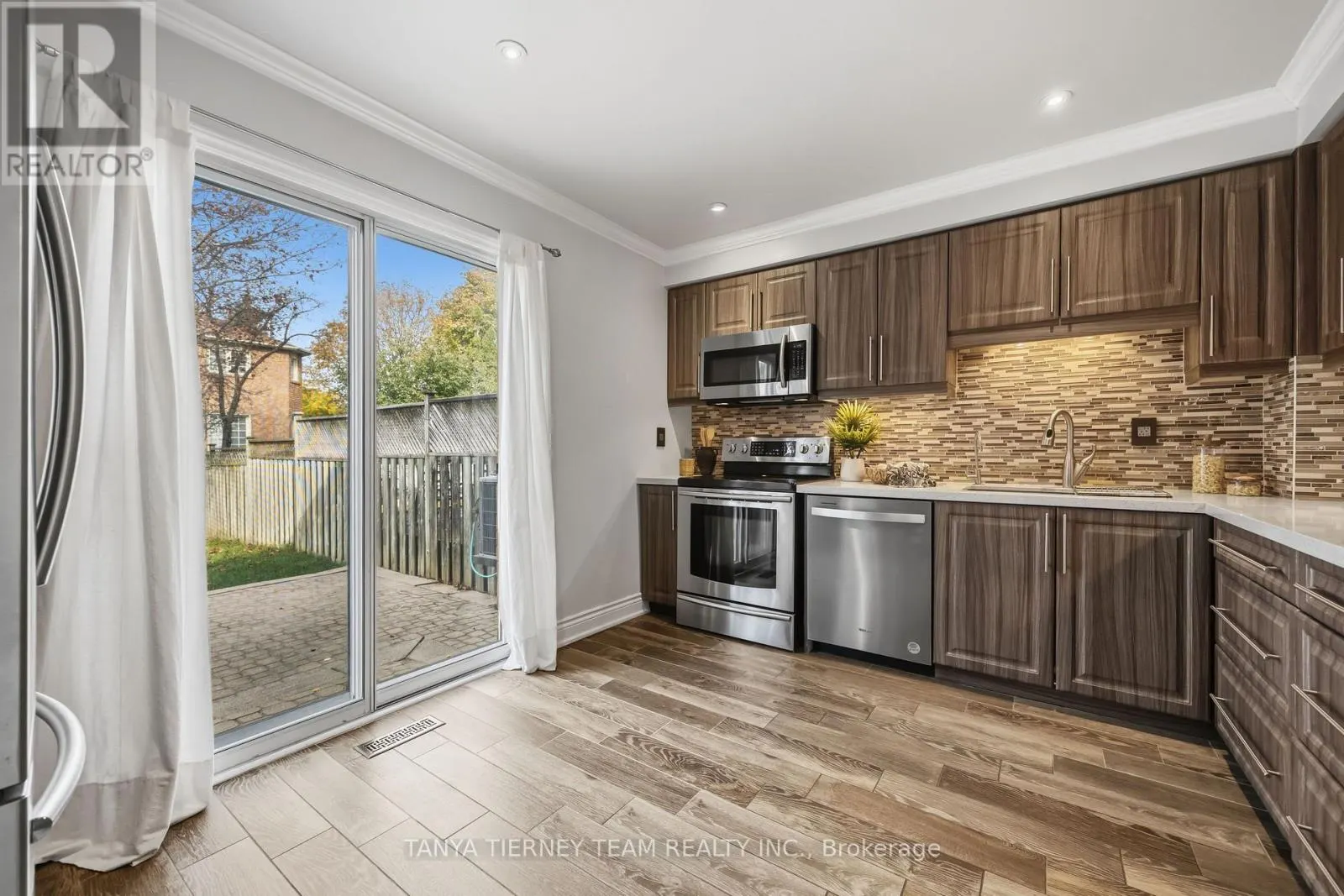 42 OLD COLONY DRIVE