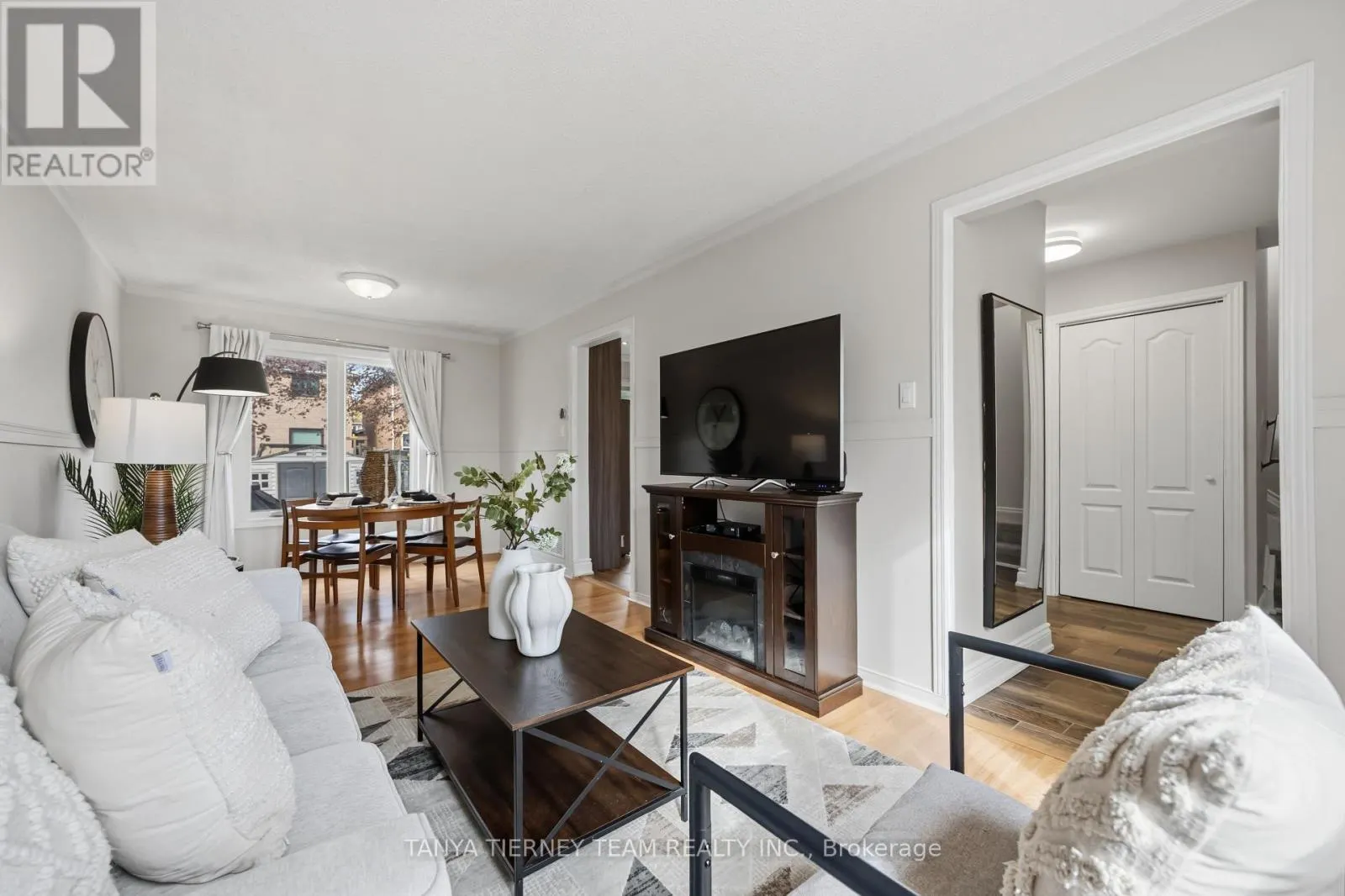 42 OLD COLONY DRIVE
