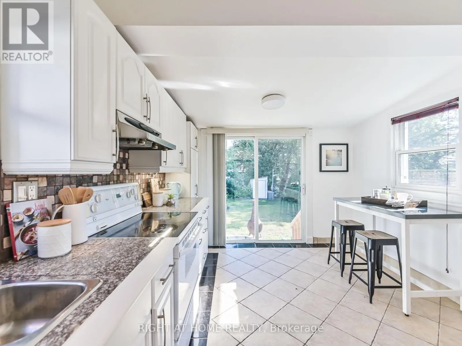 UPPER - 677 MORTIMER AVENUE