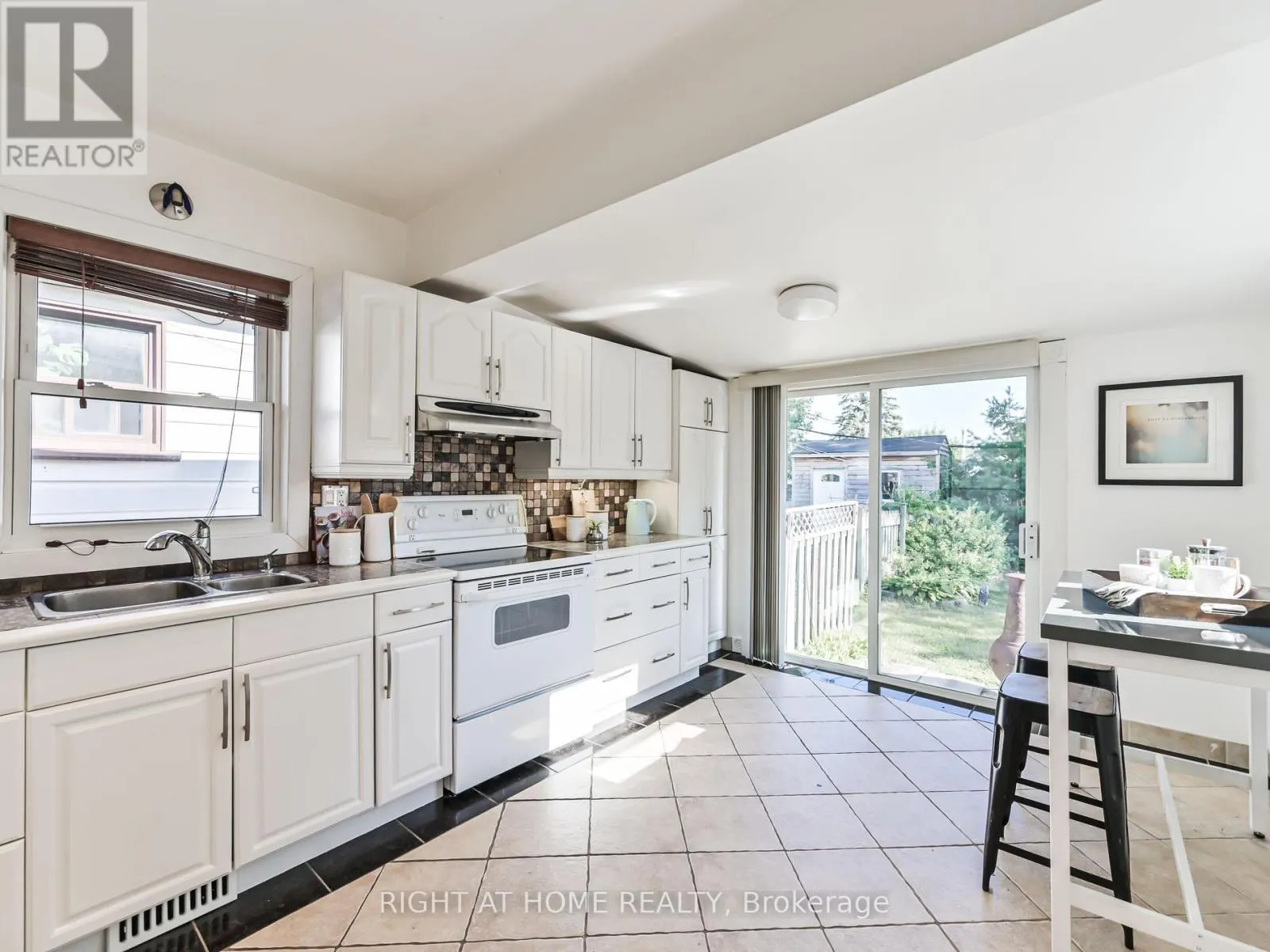 UPPER - 677 MORTIMER AVENUE