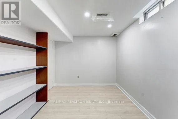 113 HALFMOON SQUARE