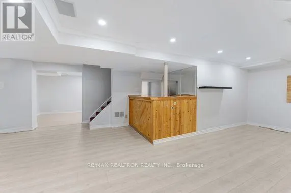113 HALFMOON SQUARE