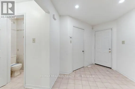 113 HALFMOON SQUARE