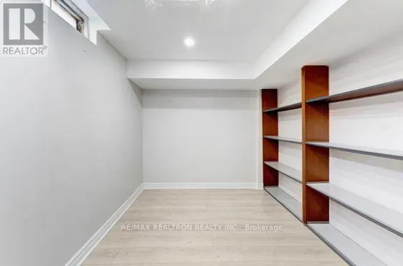 113 HALFMOON SQUARE