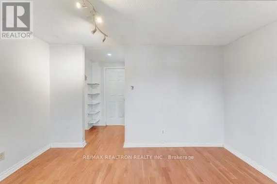 113 HALFMOON SQUARE