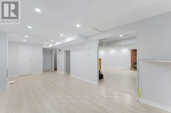113 HALFMOON SQUARE