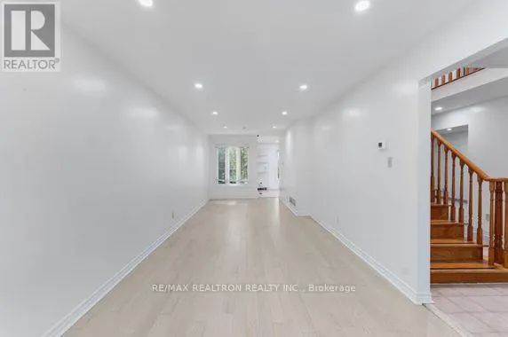 113 HALFMOON SQUARE