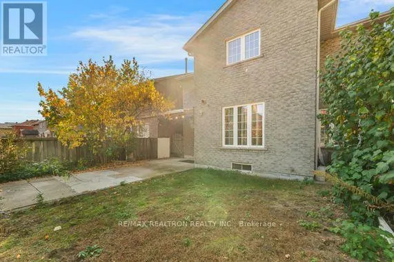113 HALFMOON SQUARE