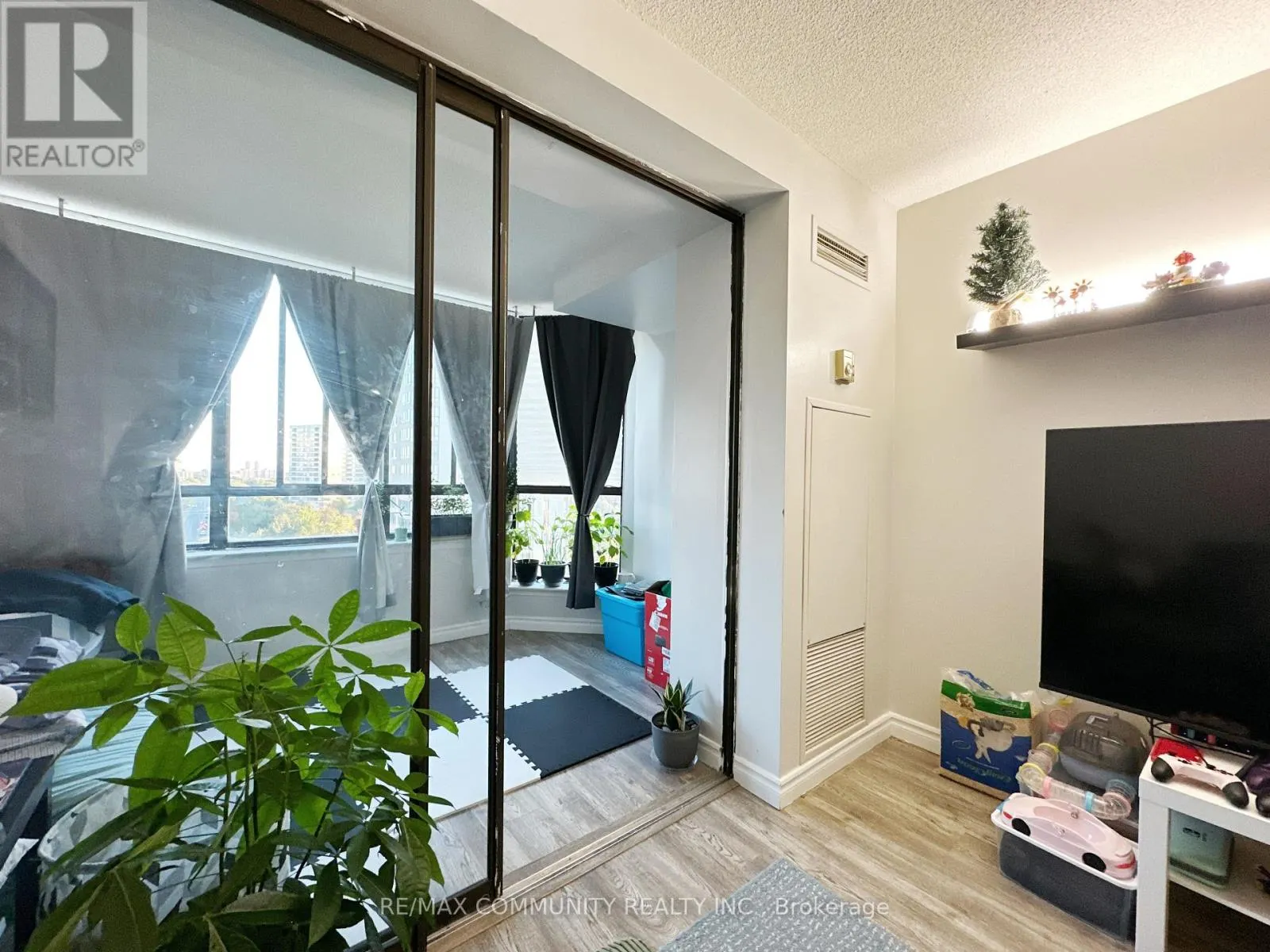 1133 - 25 BAMBURGH CIRCLE
