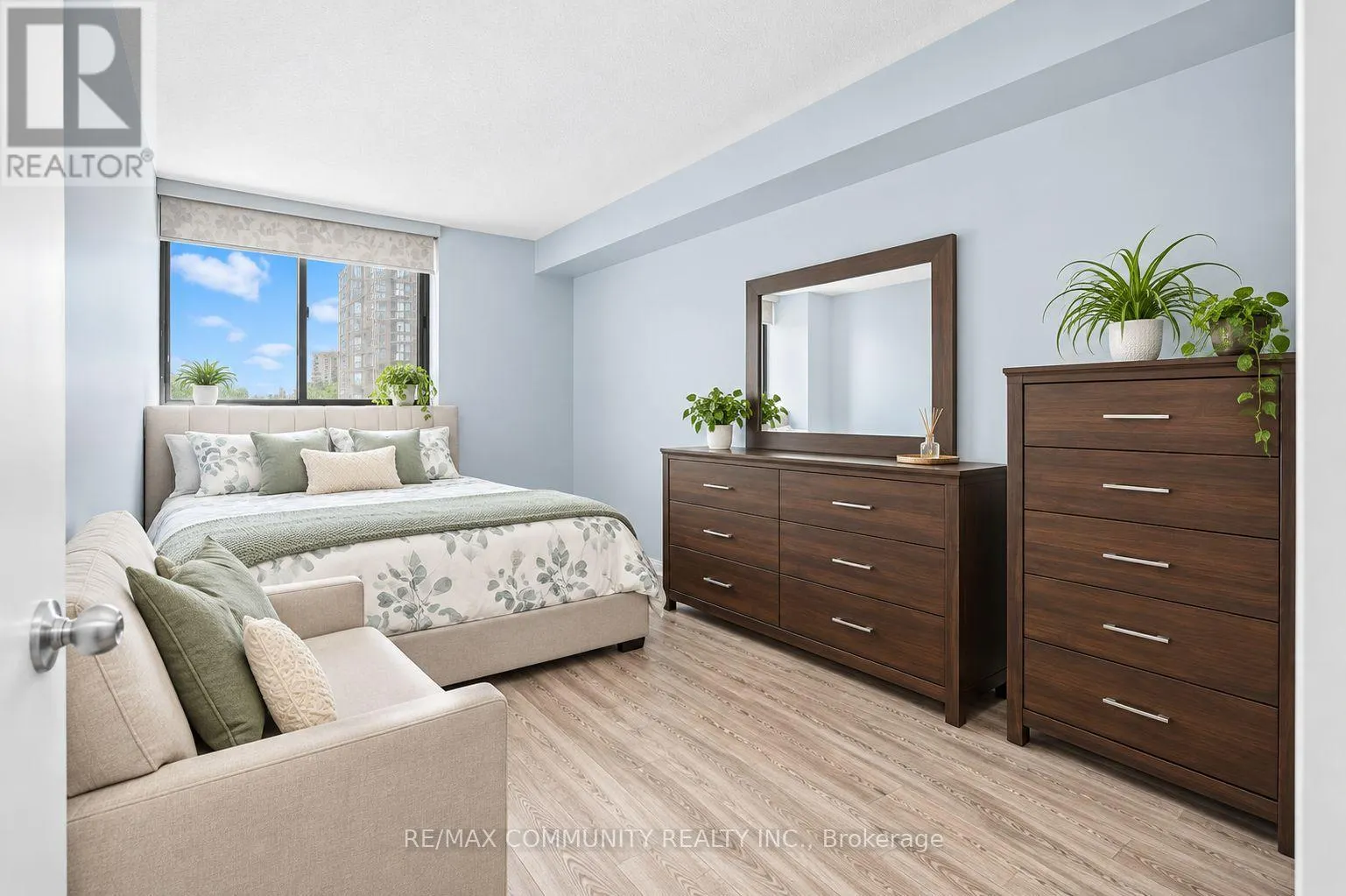 1133 - 25 BAMBURGH CIRCLE