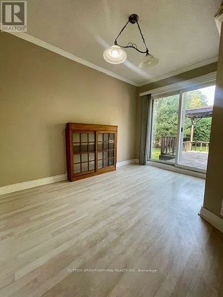 38 FENWOOD HEIGHTS