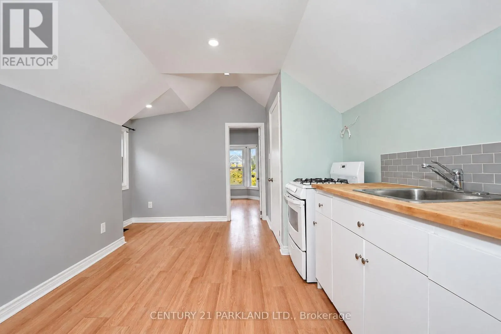 47 KING EDWARD AVENUE