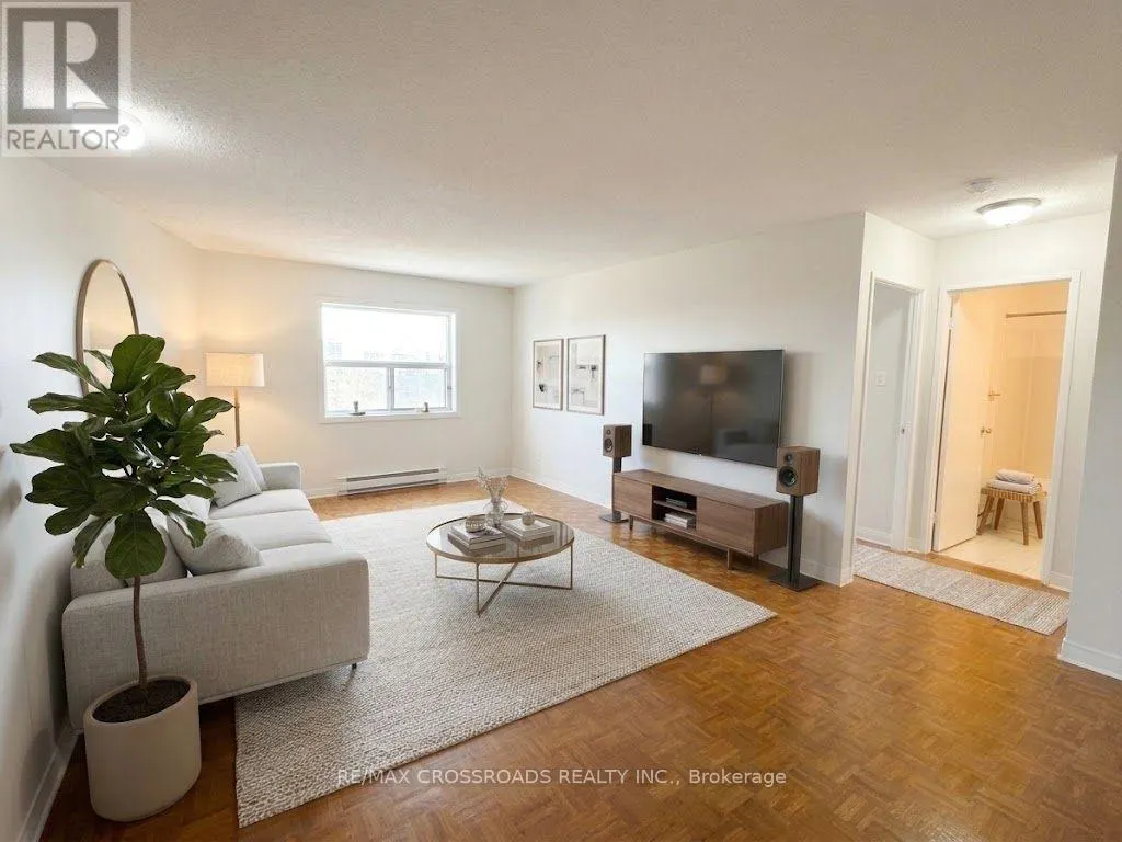 305 - 1 KINGSTON ROAD E