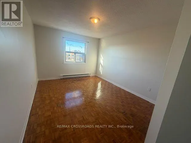 305 - 1 KINGSTON ROAD E