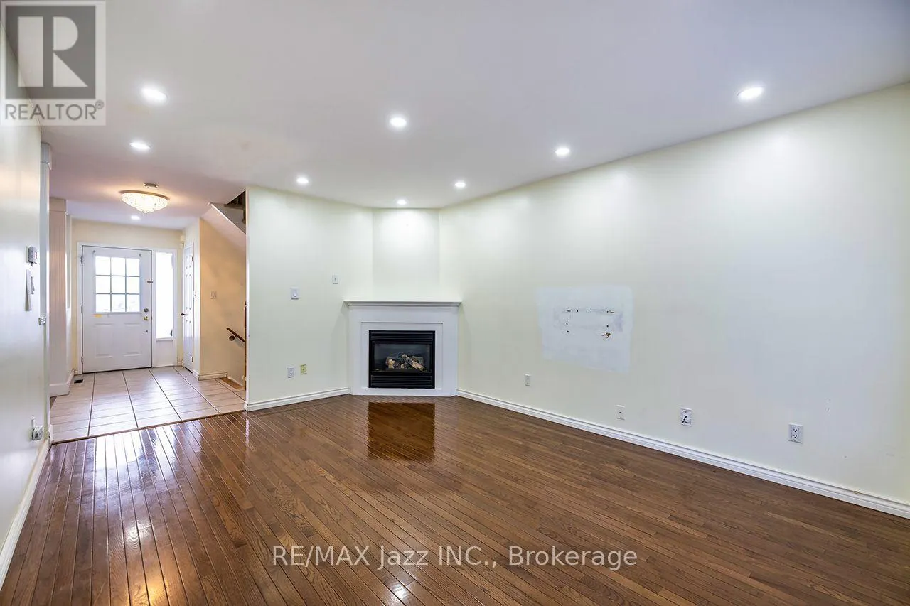 4 MCCARTNEY AVENUE