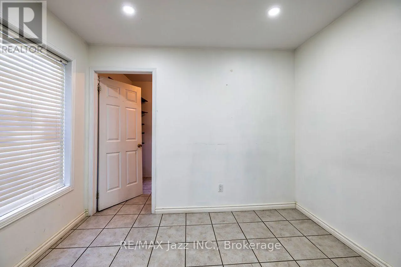 4 MCCARTNEY AVENUE
