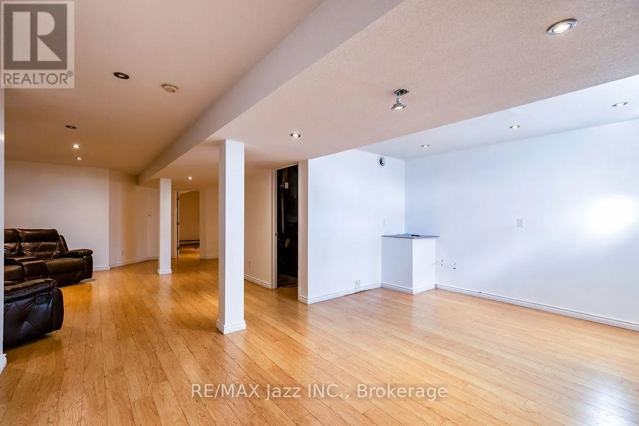 4 MCCARTNEY AVENUE