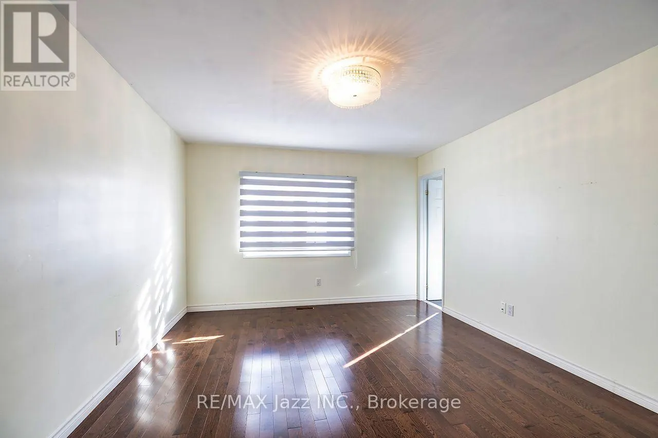 4 MCCARTNEY AVENUE