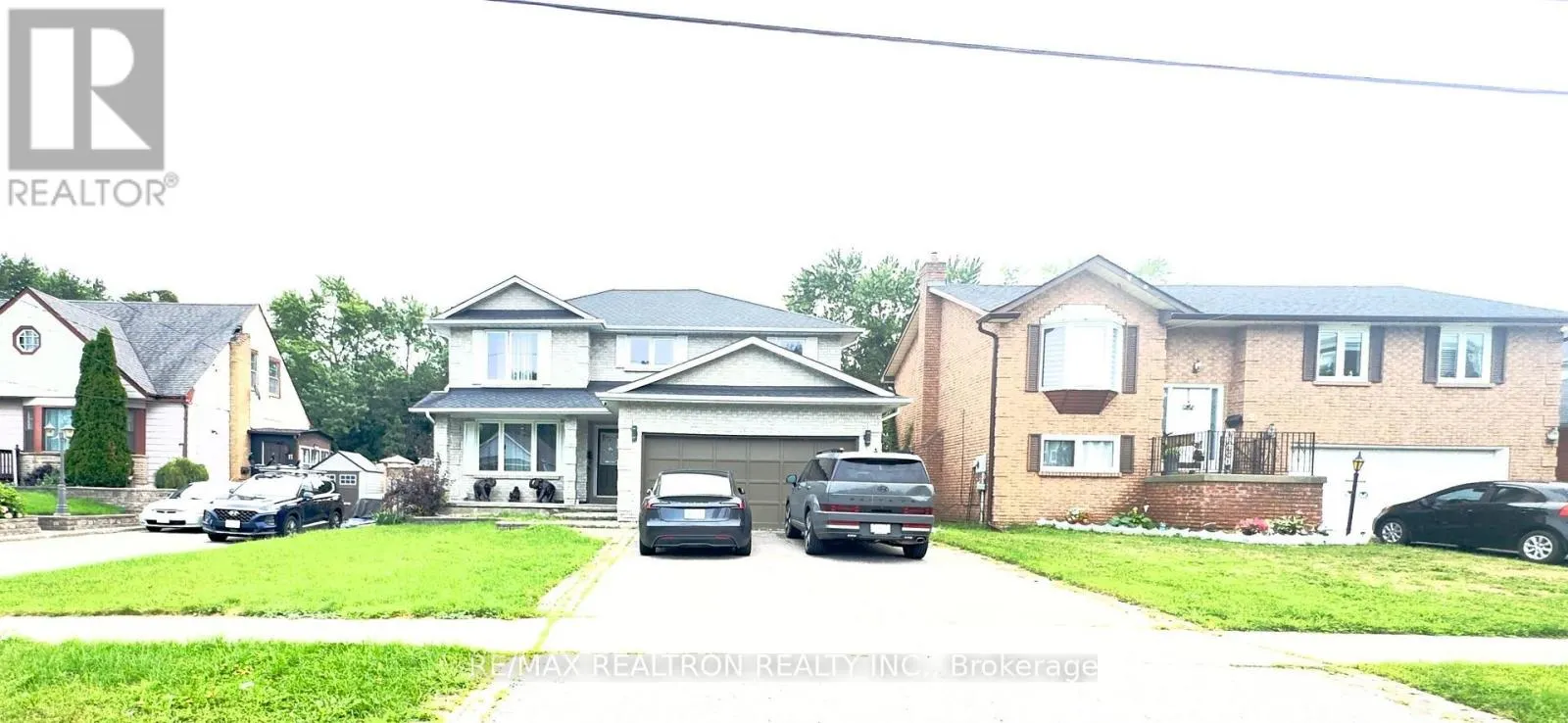 9 EASTWOOD AVENUE N