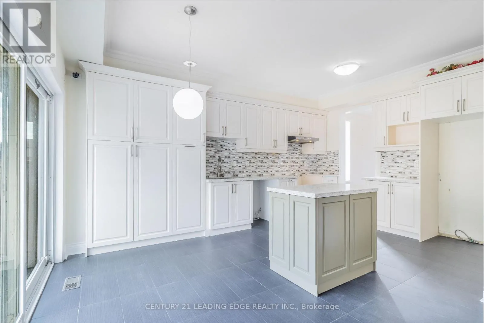 31 SEWARD CRESCENT