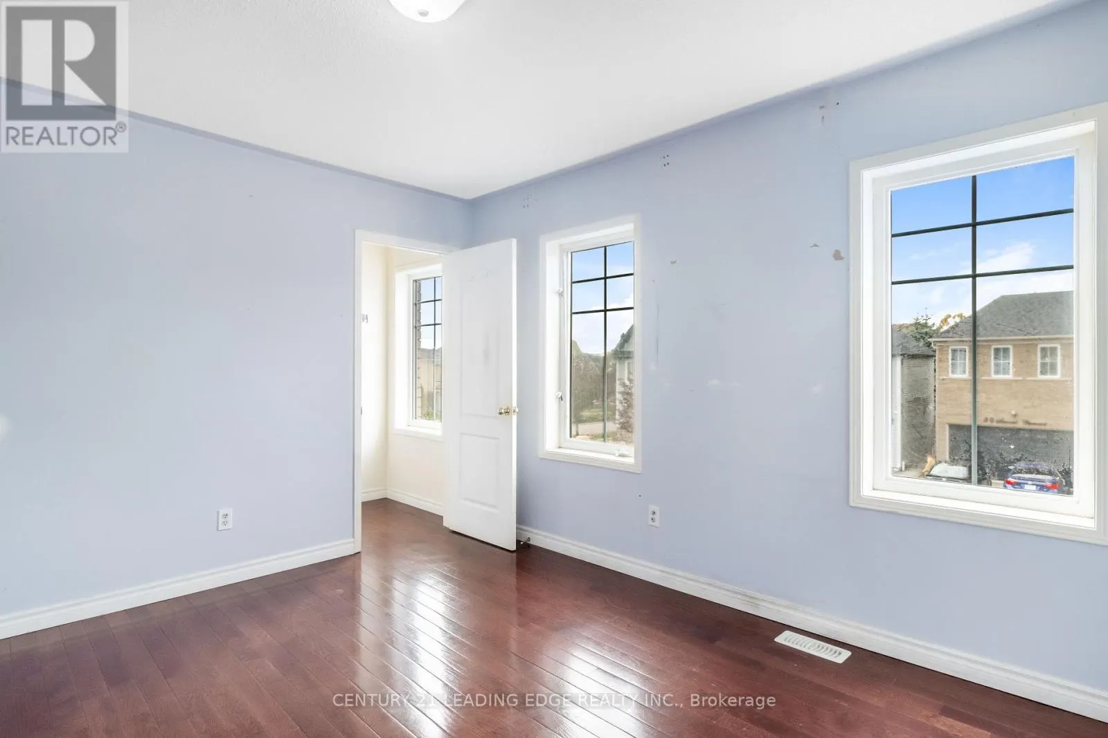 31 SEWARD CRESCENT