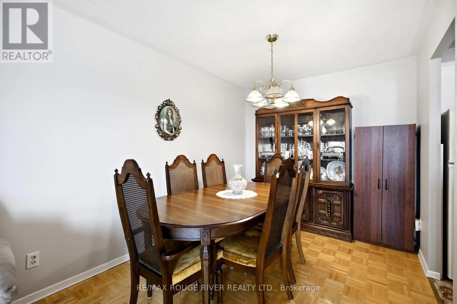 406 - 895 KENNEDY ROAD