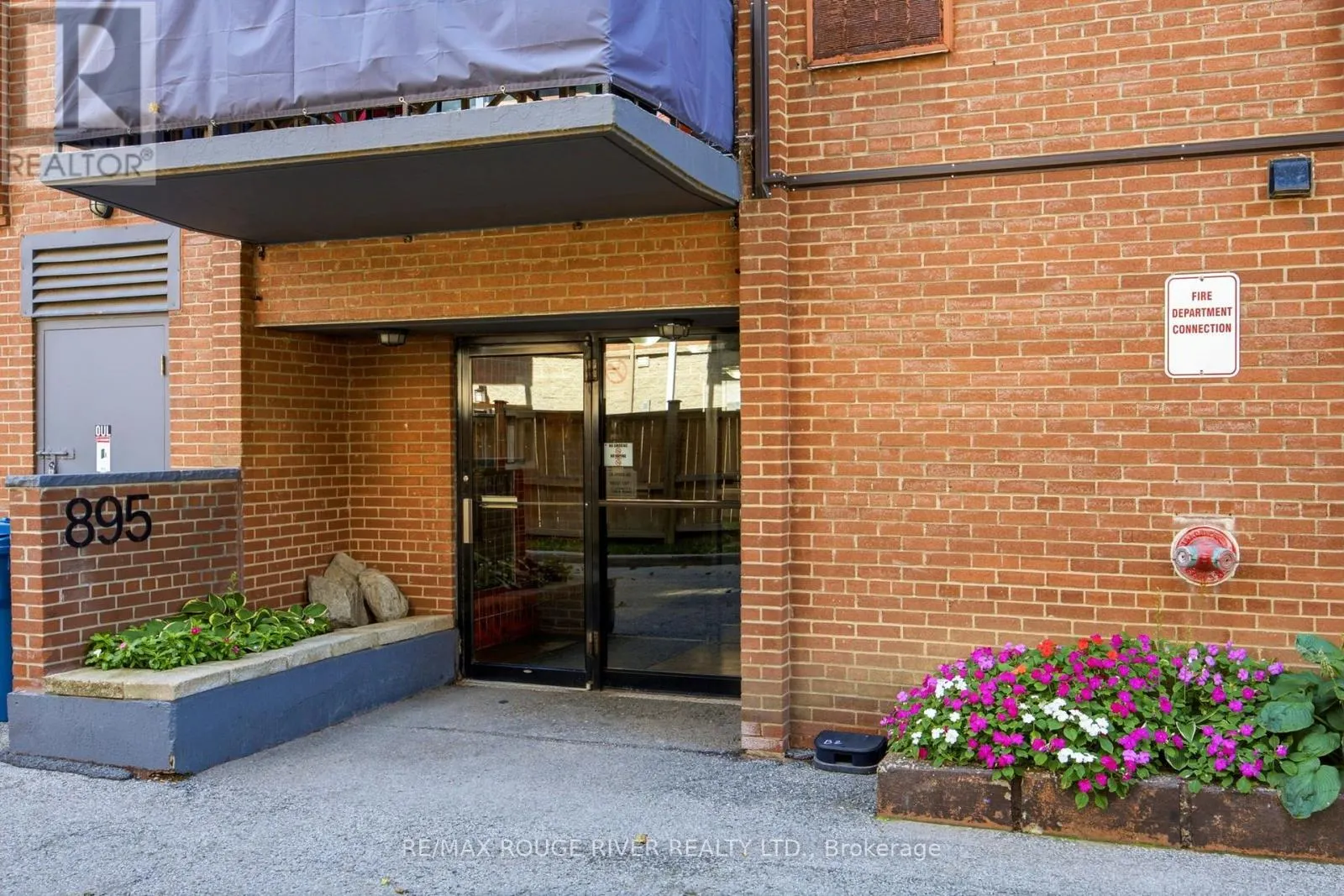 406 - 895 KENNEDY ROAD