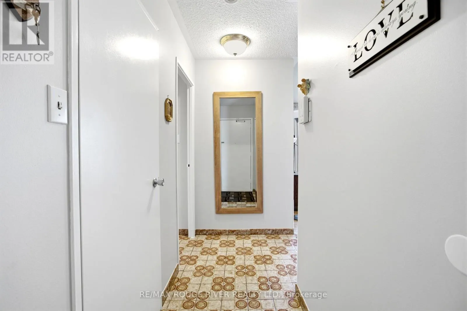406 - 895 KENNEDY ROAD