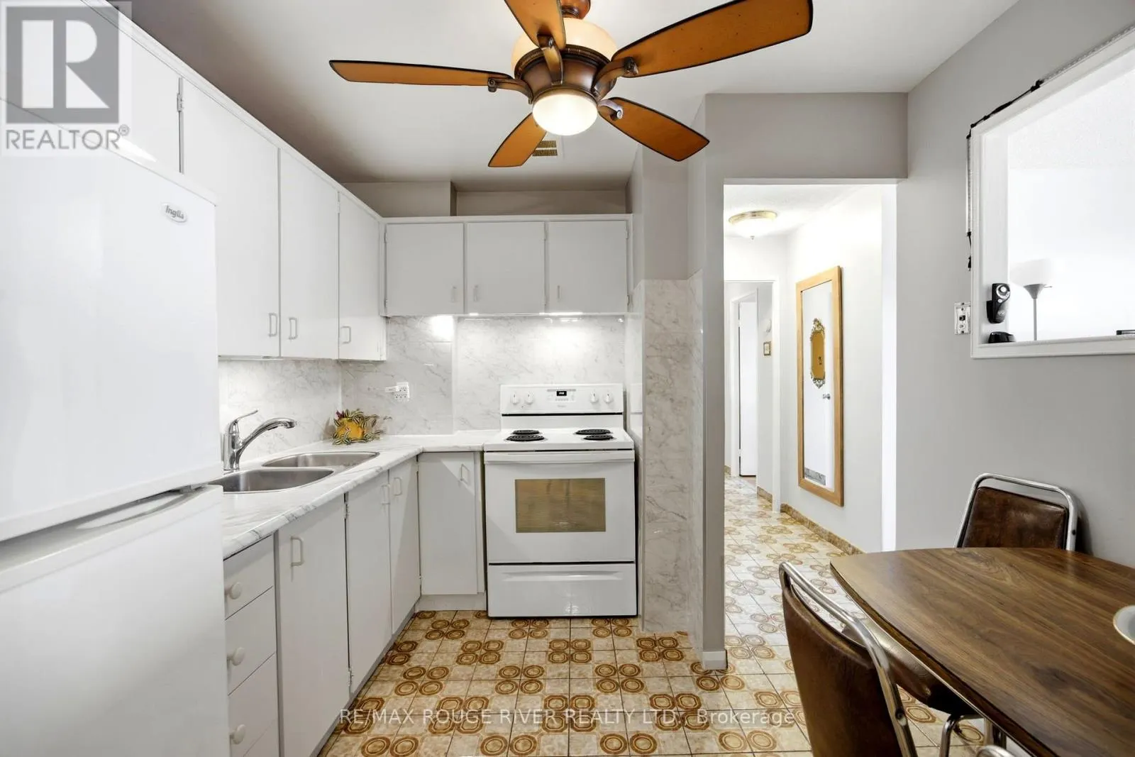 406 - 895 KENNEDY ROAD