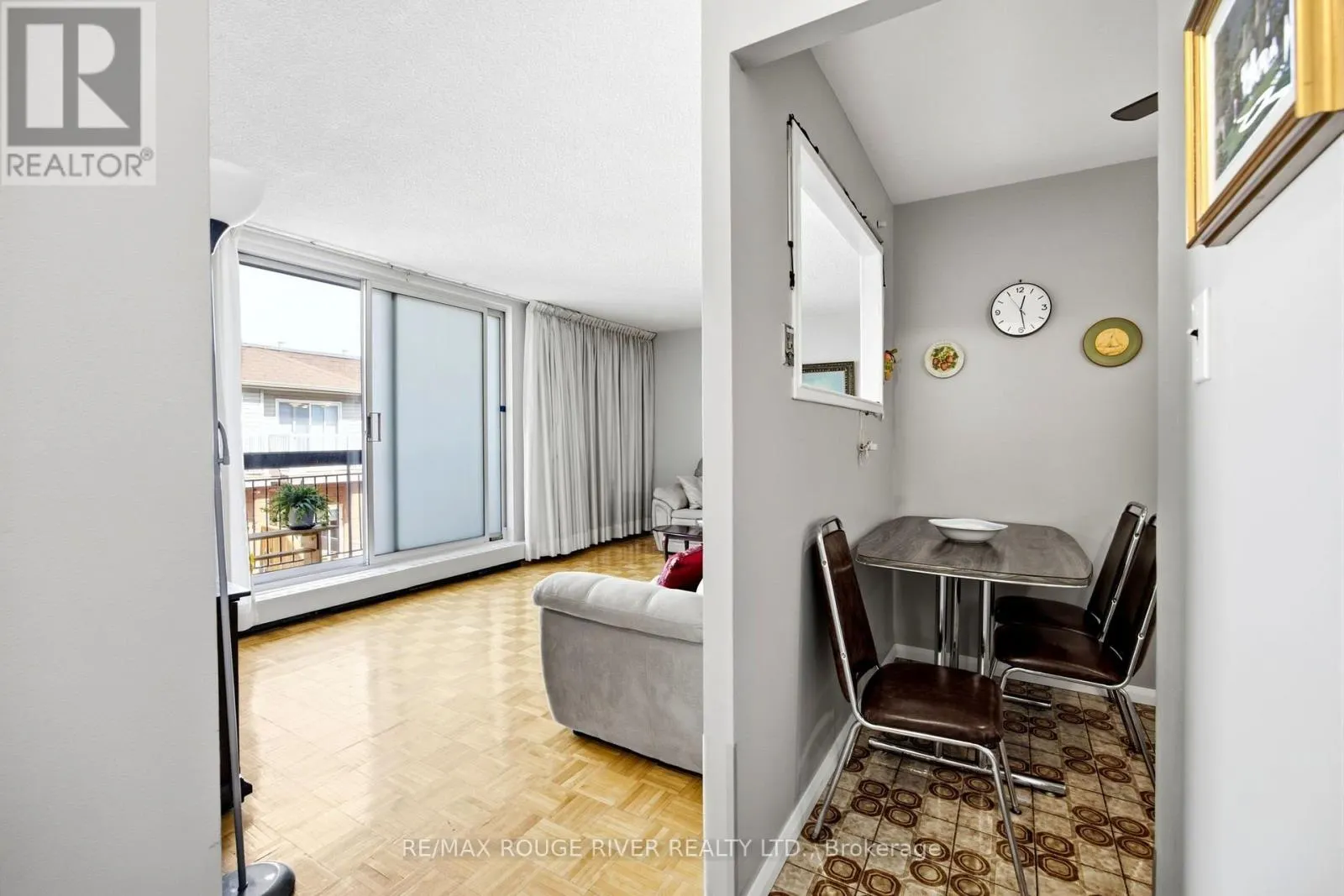 406 - 895 KENNEDY ROAD
